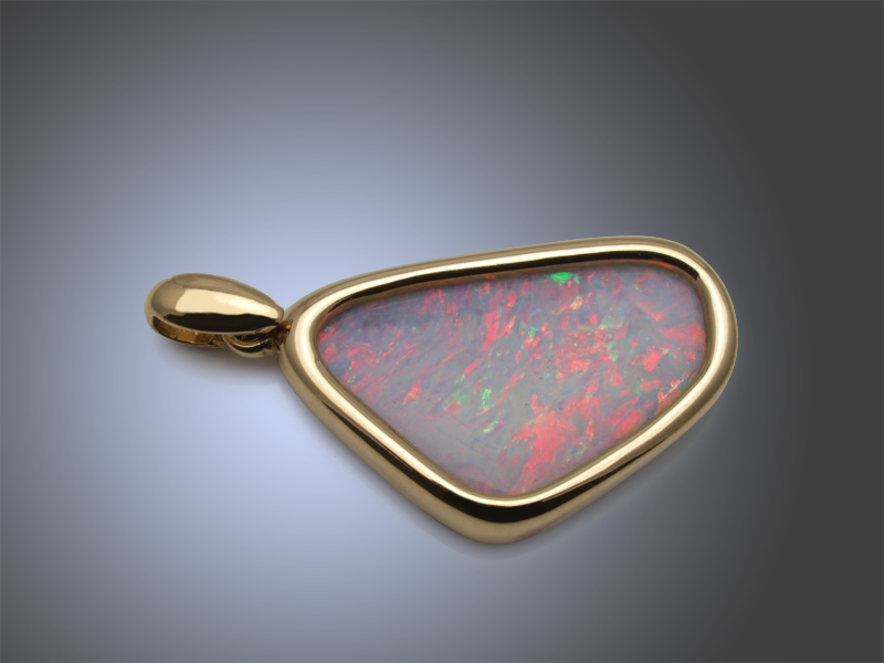 Anhänger mit Kristallopal in Gold Opalschmuck - Anhänger mit Kristallopal